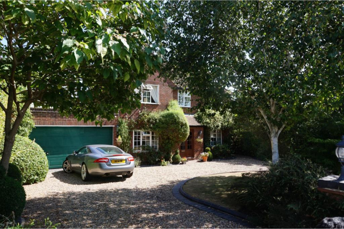 4 bedroom Detached house To Let