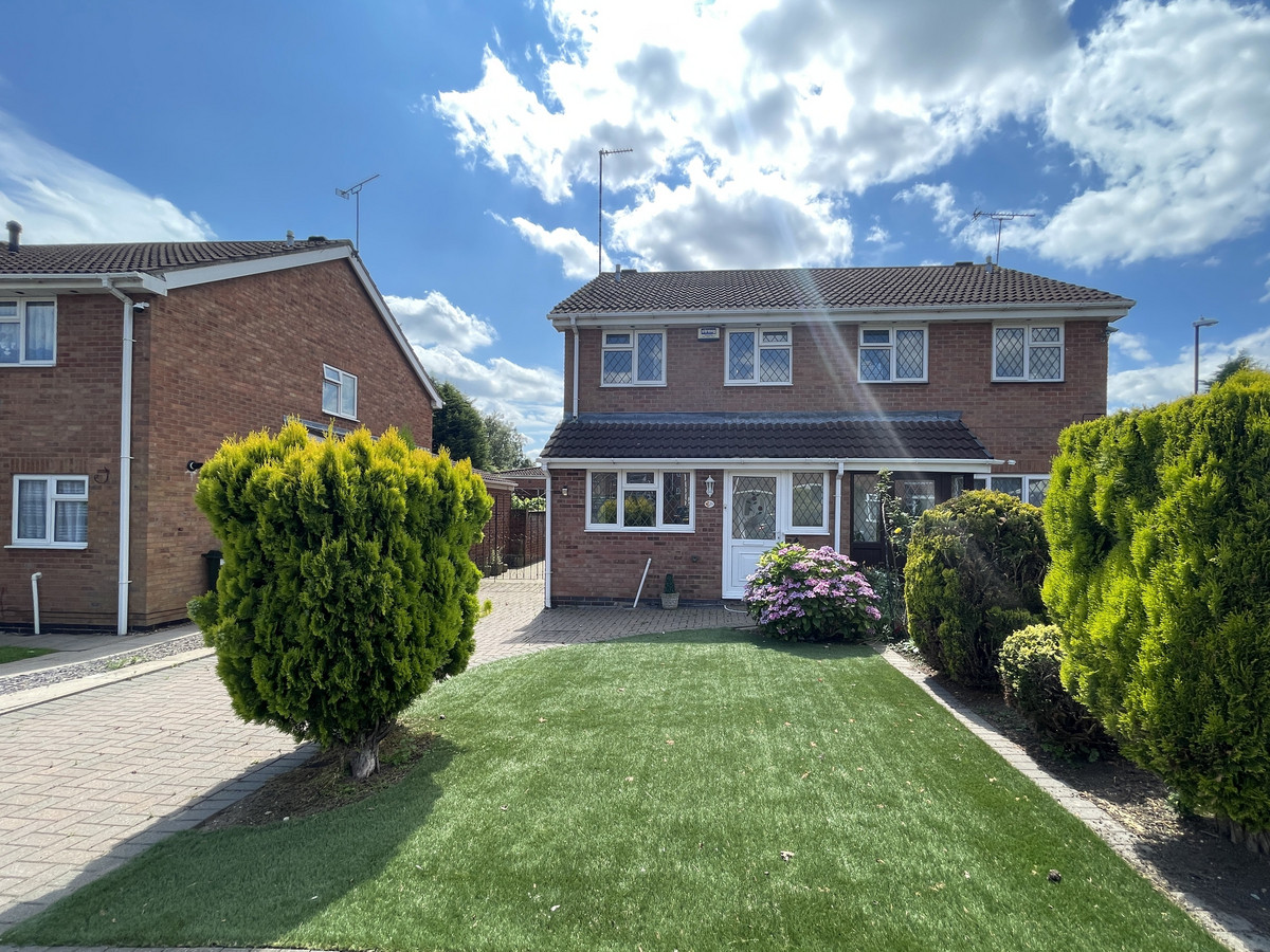 3 bedroom Detached house To Let