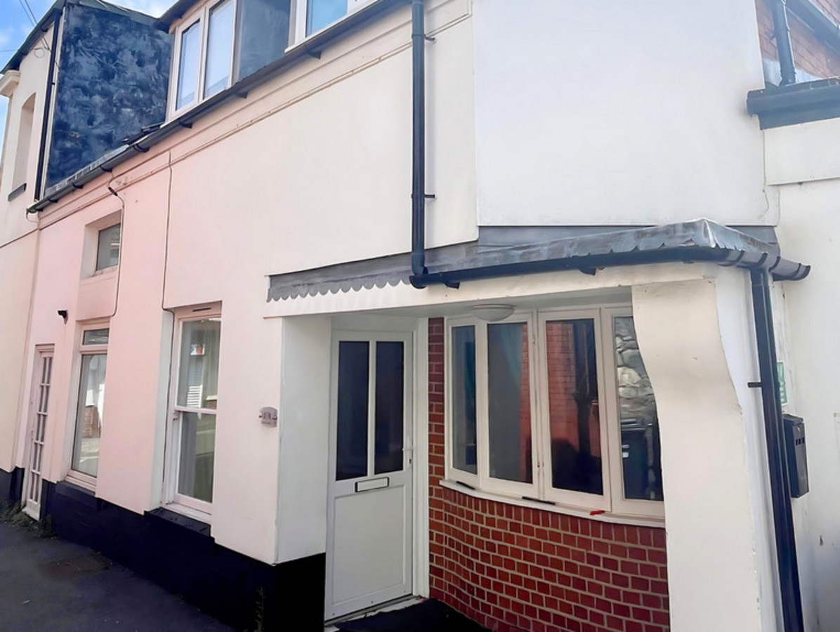2 bedroom House (unspecified) To Let