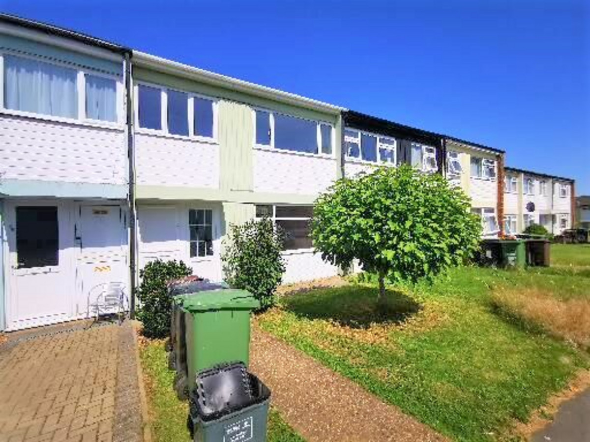 3 bedroom Terraced House To Let