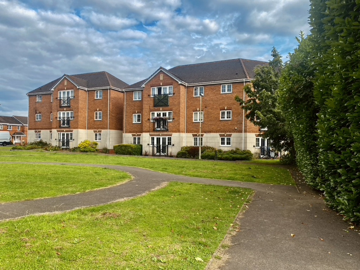 2 bedroom Apartment To Let