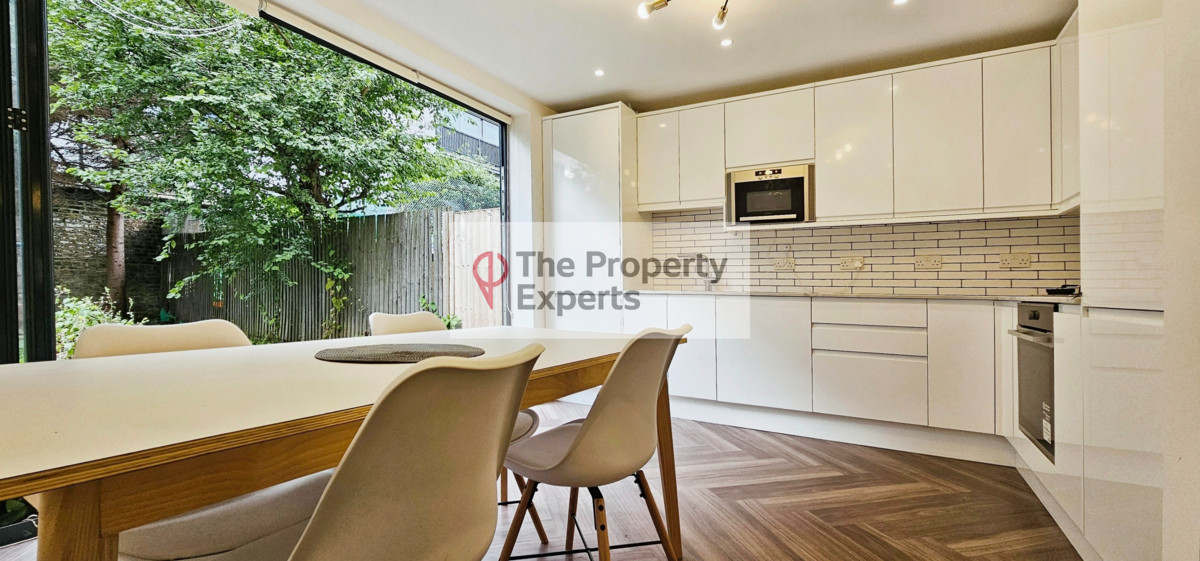 5 bedroom House (unspecified) To Let