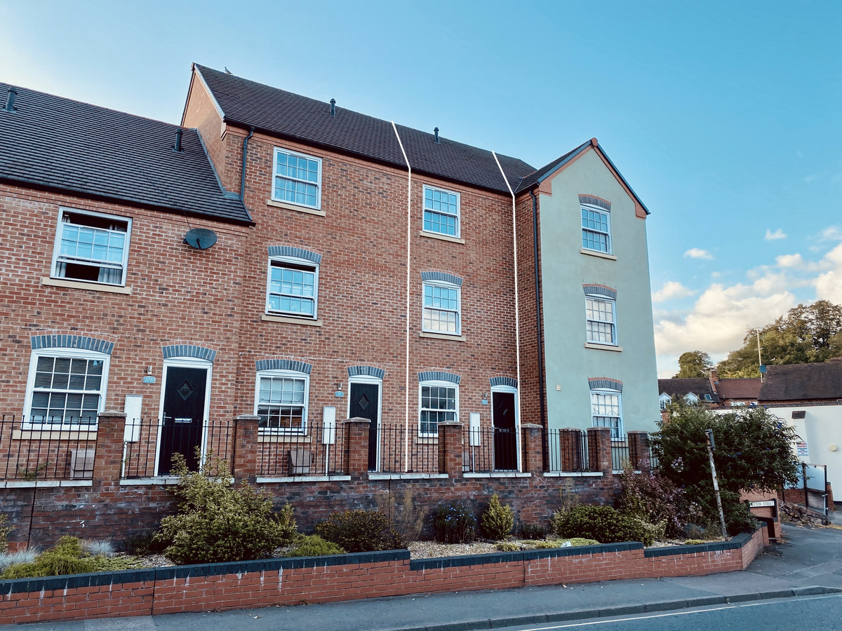 4 bedroom Town house To Let