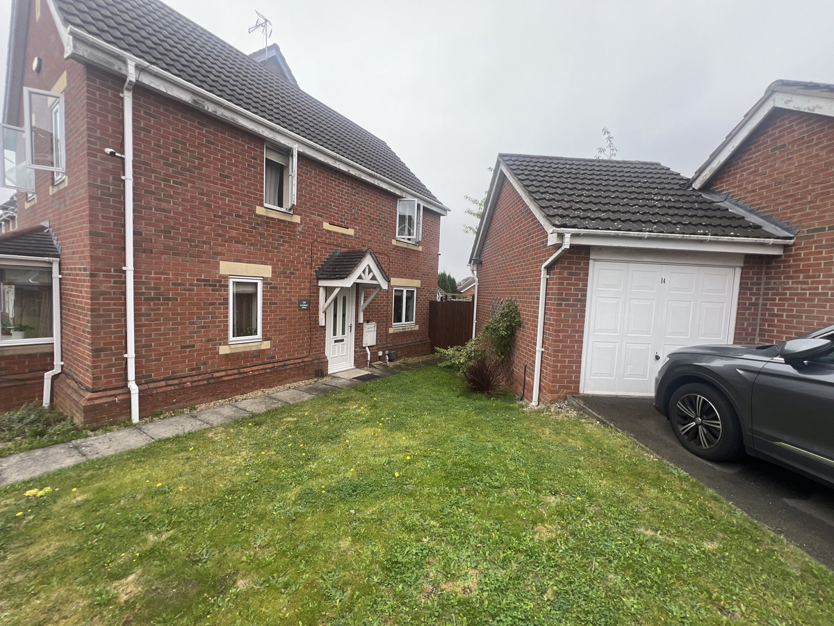 3 bedroom Semi-detached house To Let