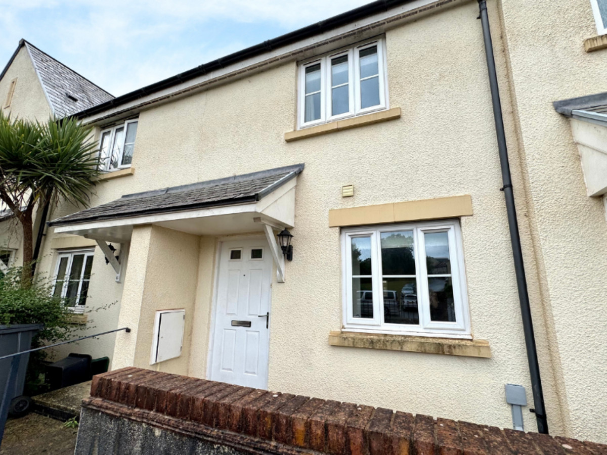 2 bedroom Terraced House To Let