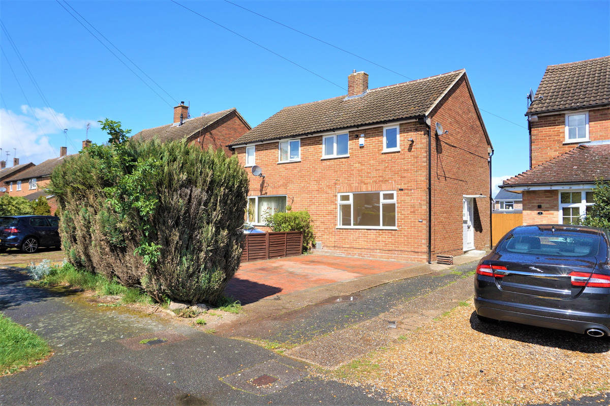 2 bedroom Semi-detached house To Let