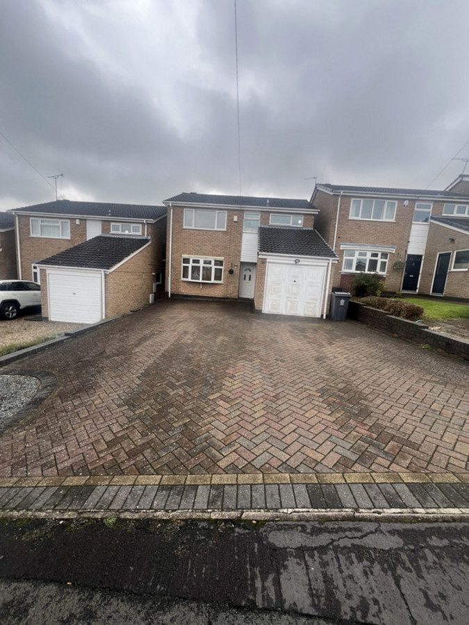 3 bedroom Detached house To Let