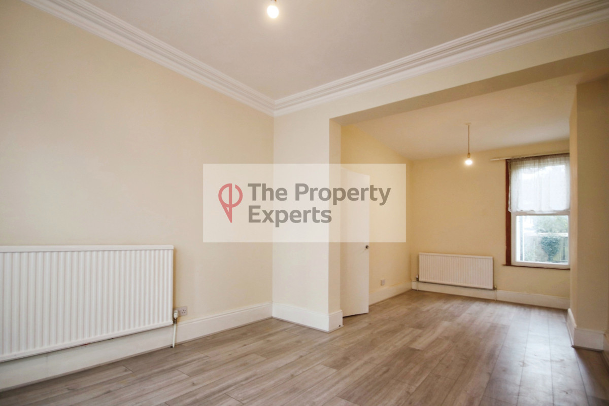 3 bedroom Terraced House To Let
