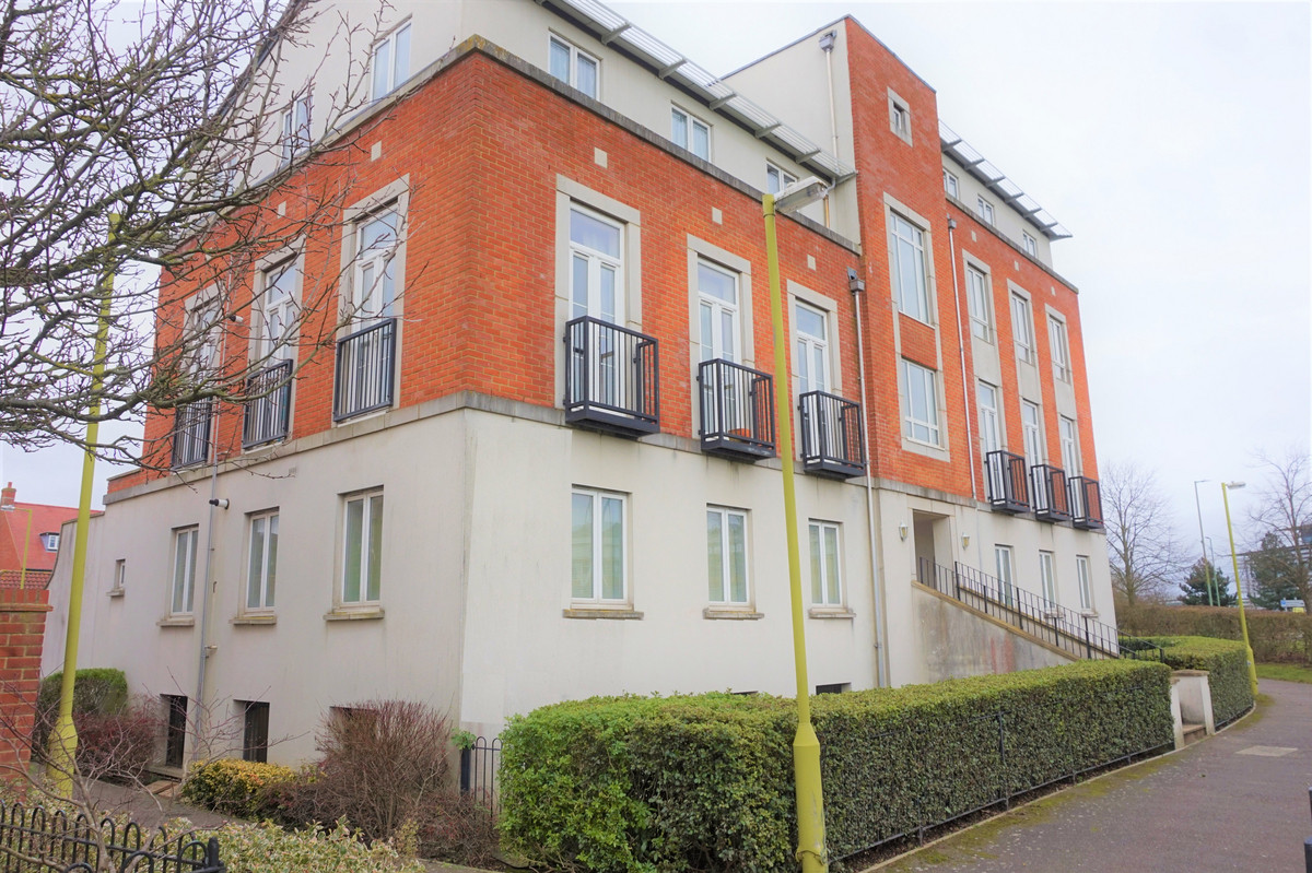 2 bedroom Ground floor flat To Let