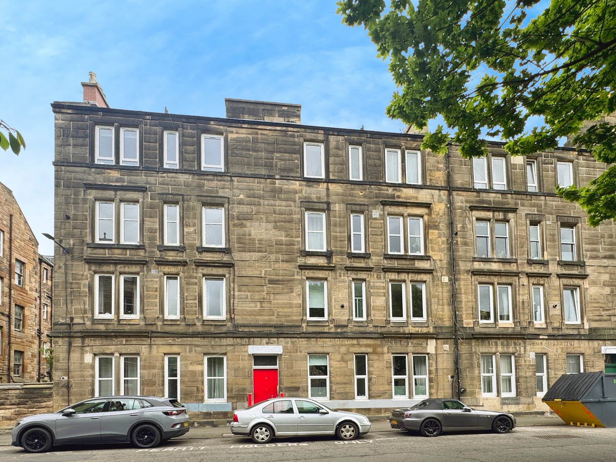 2 bedroom Castle To Let