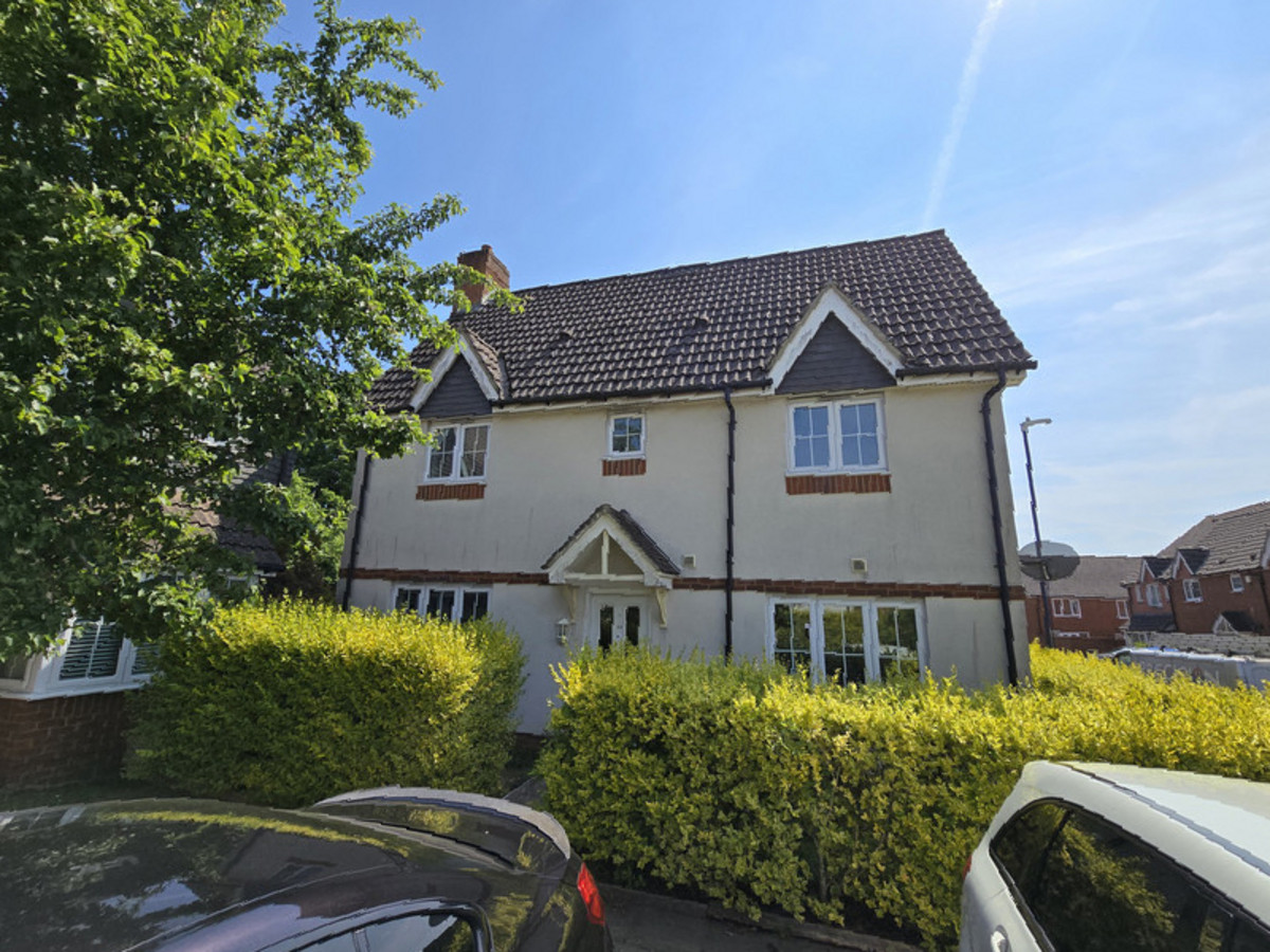 3 bedroom Detached house To Let
