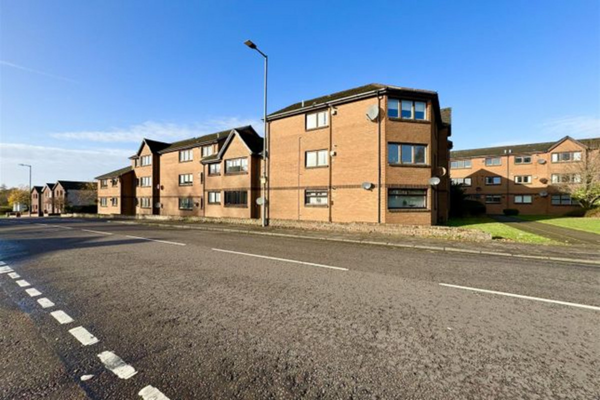2 bedroom Flat To Let