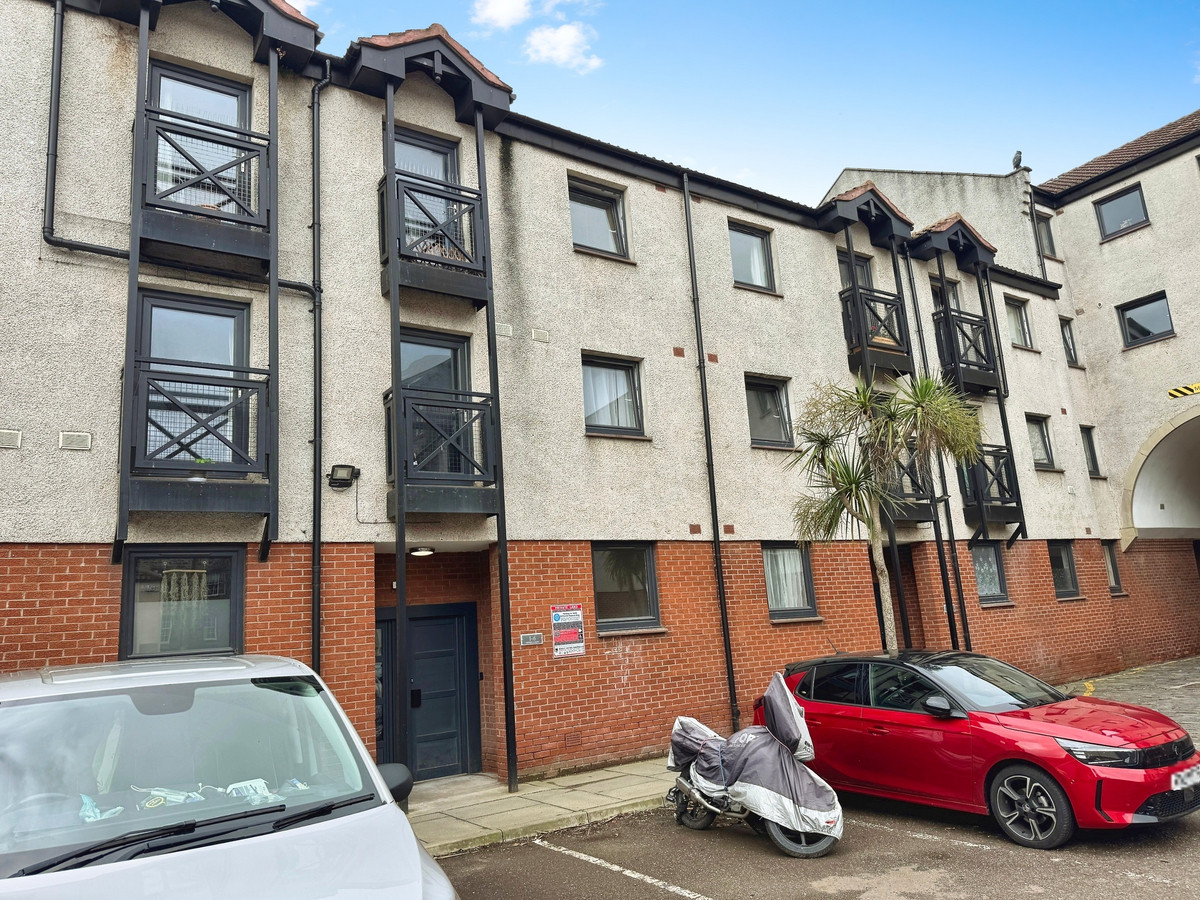 1 bedroom Apartment To Let