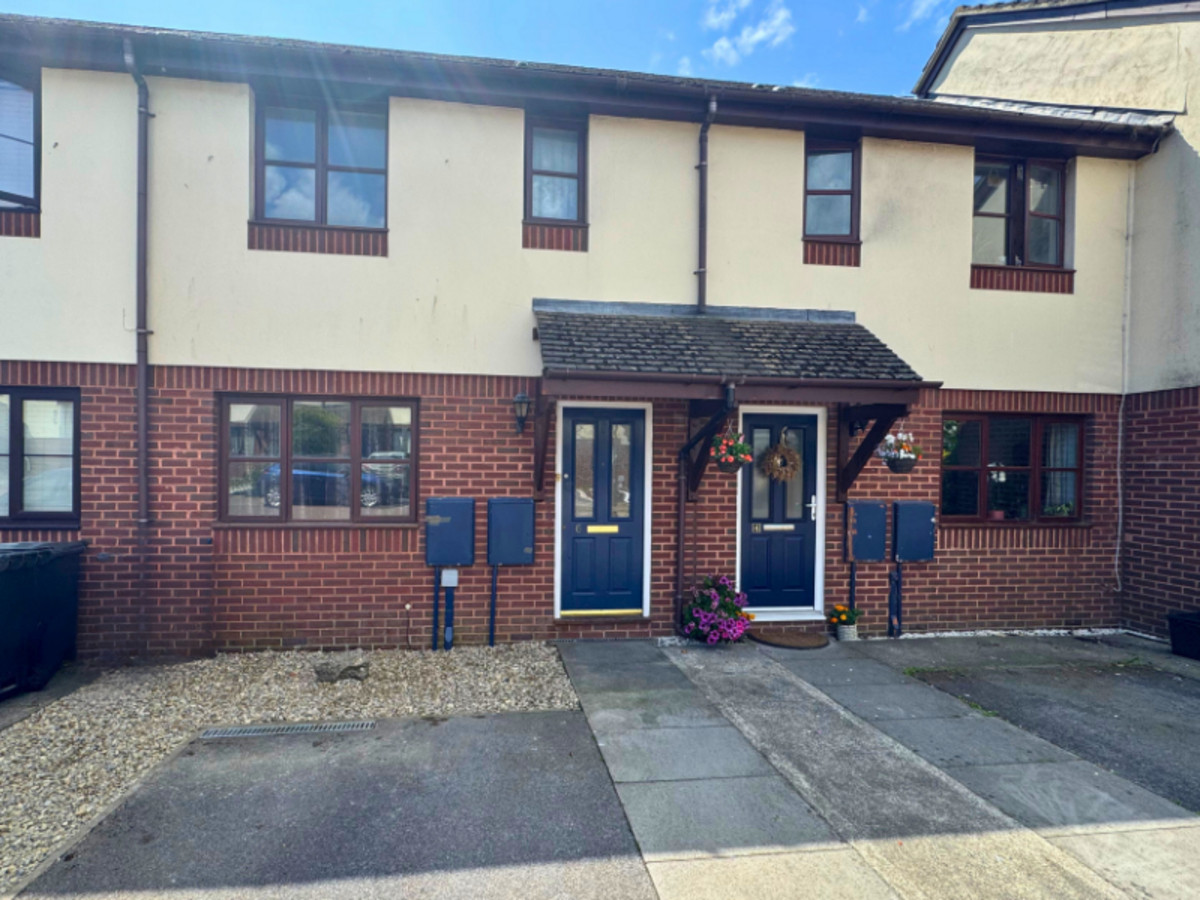 3 bedroom Terraced House To Let