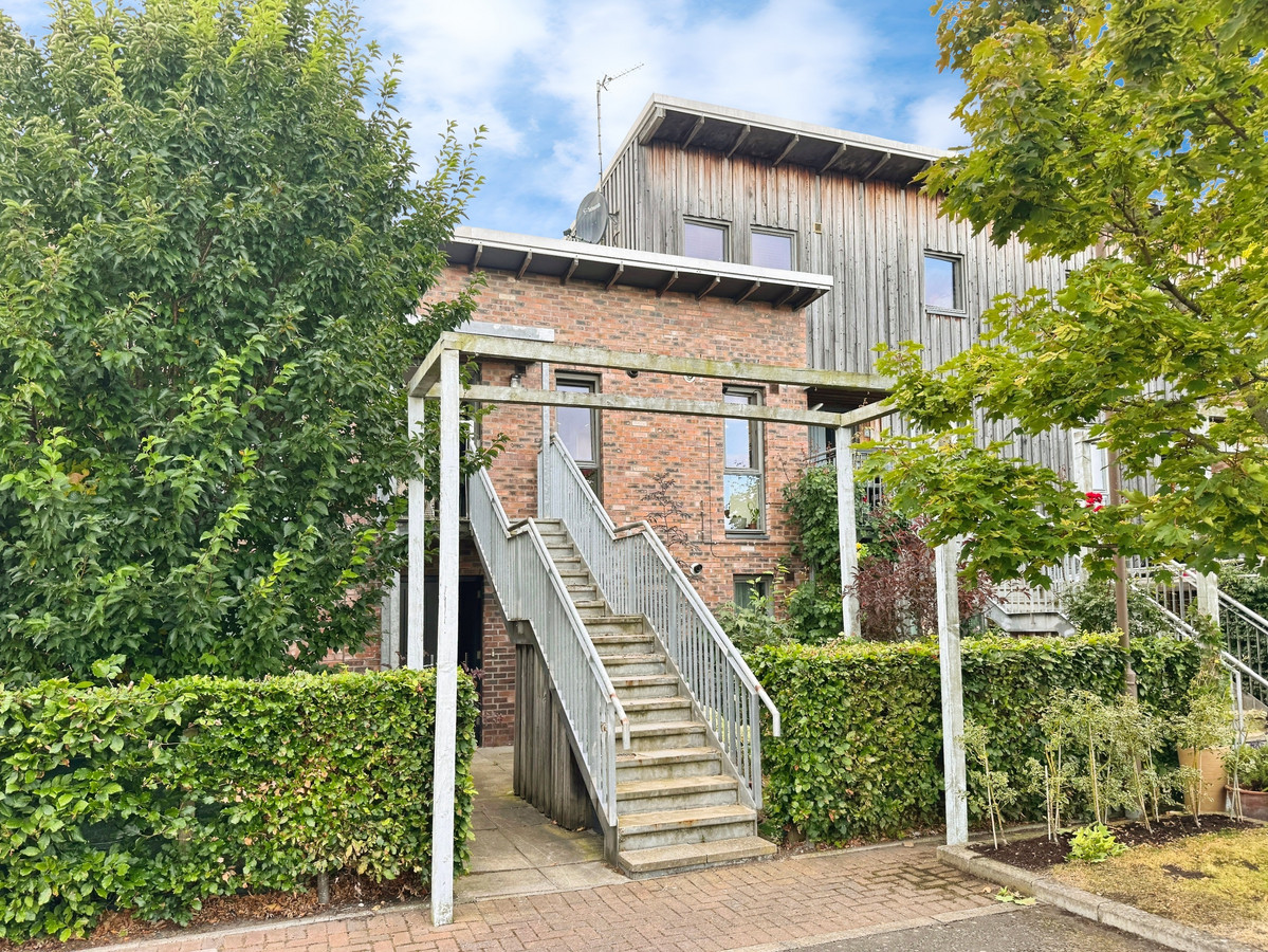 2 bedroom Apartment To Let
