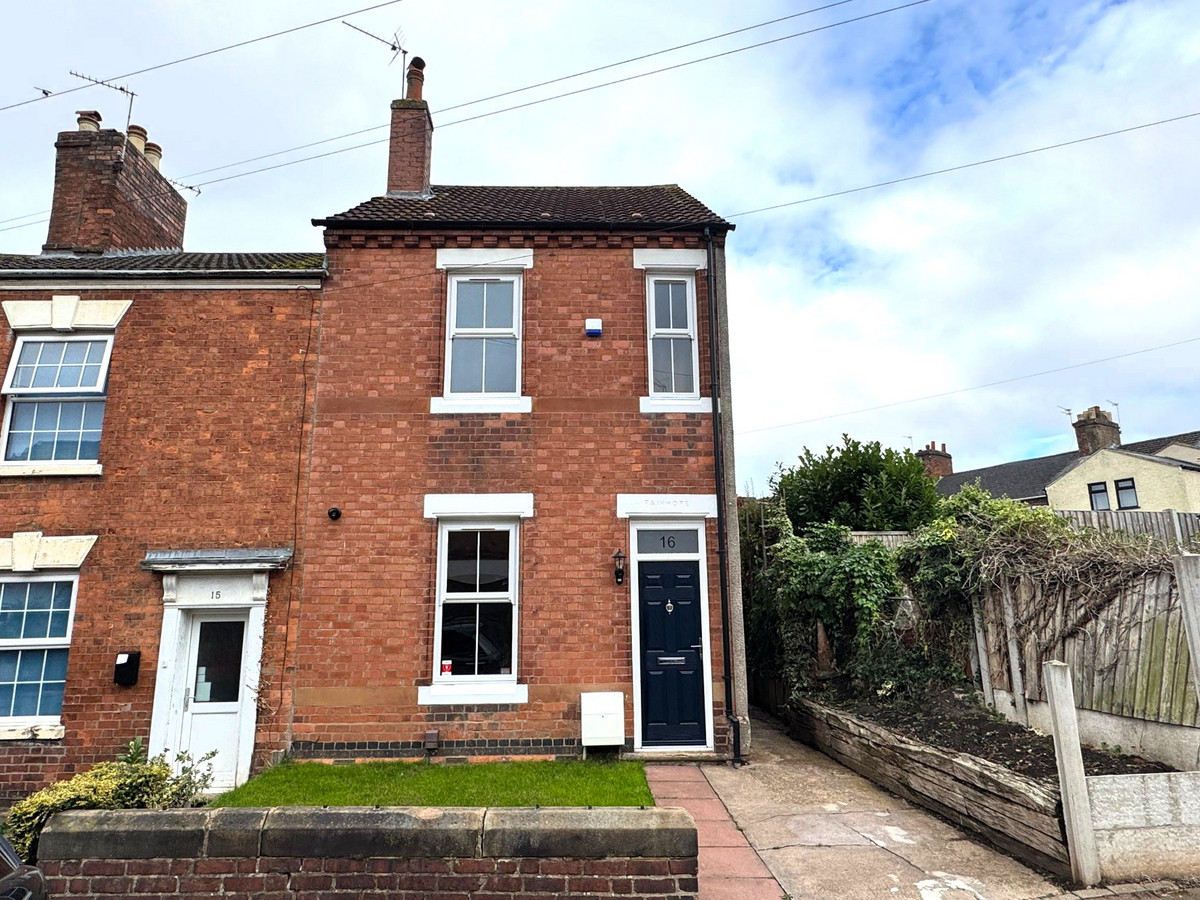 3 bedroom Terraced House To Let