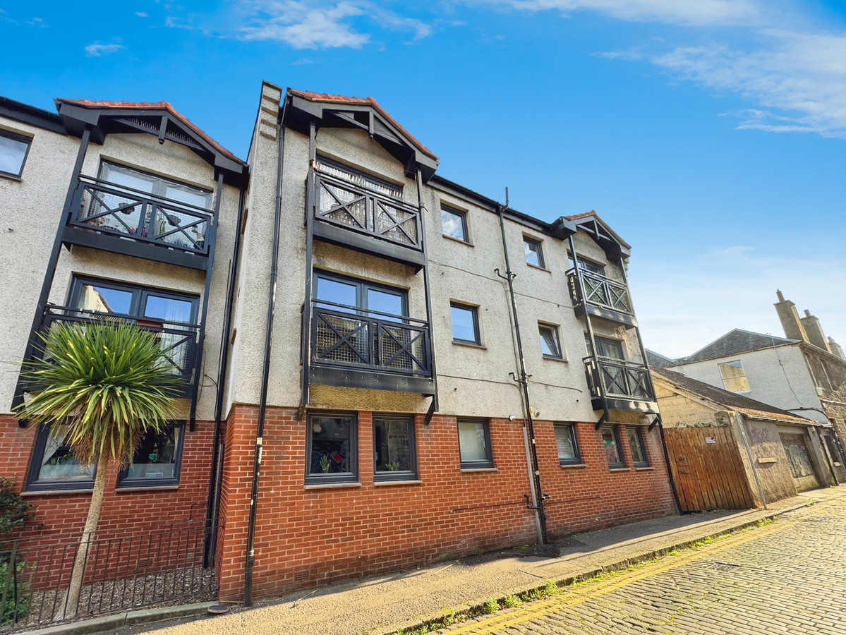 2 bedroom Apartment To Let