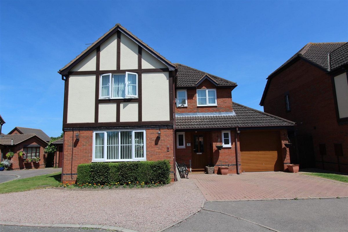 4 bedroom Detached house For Sale