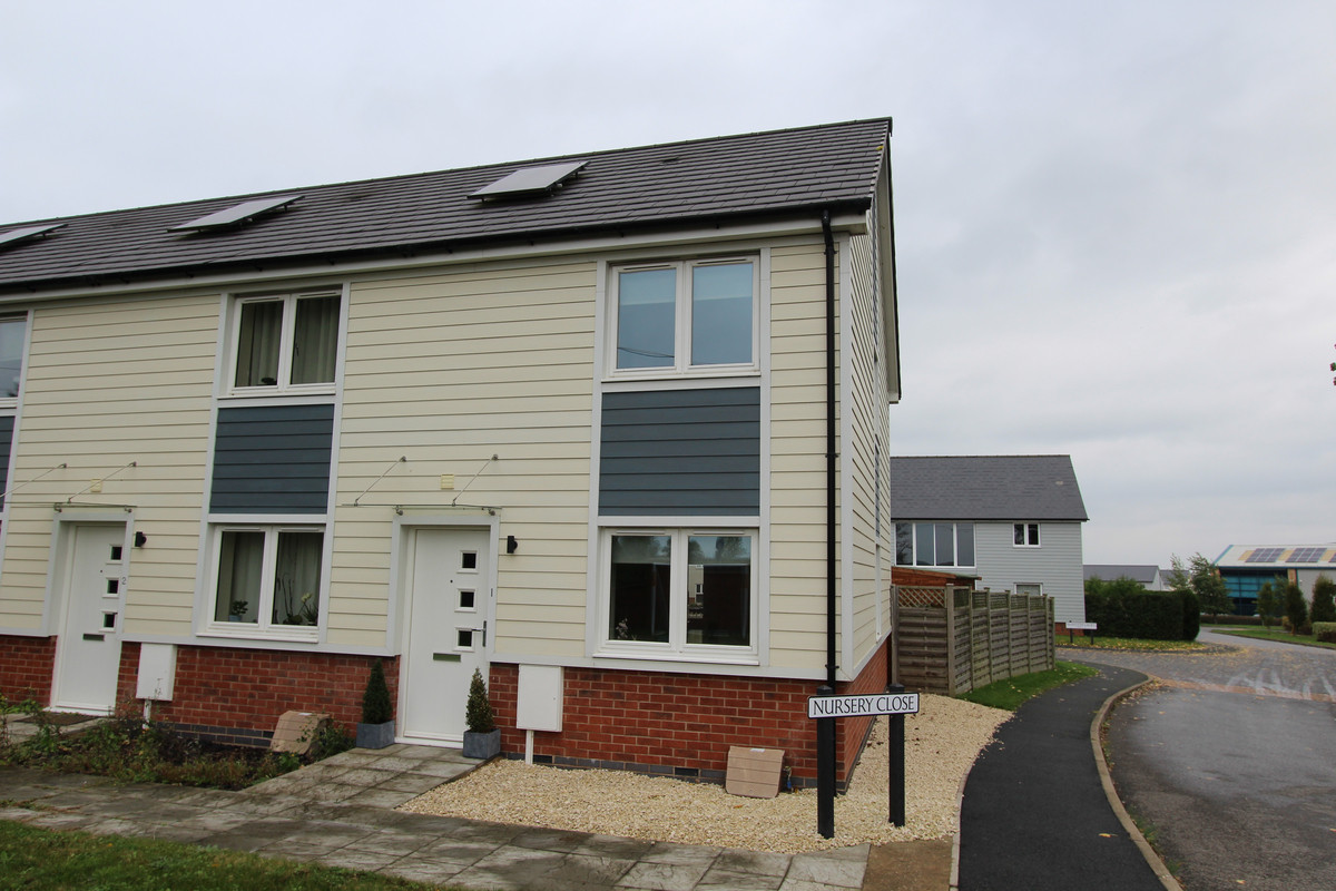 2 bedroom House (unspecified) For Sale