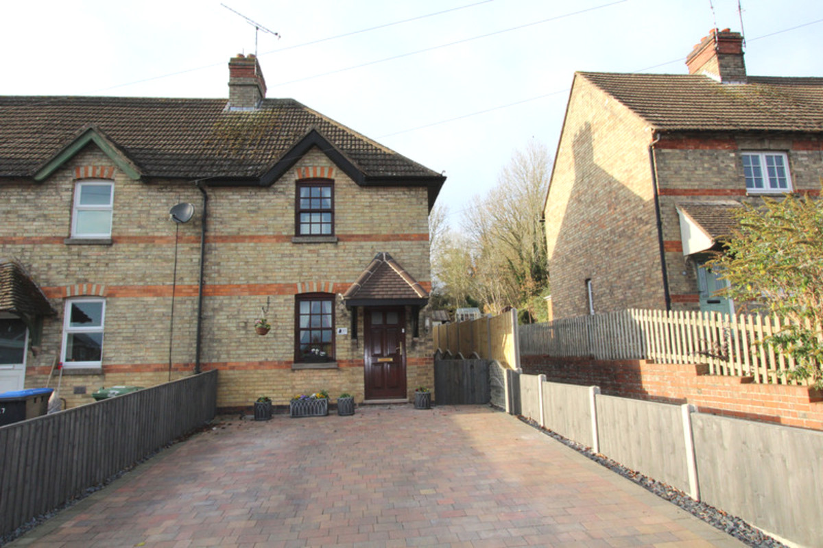 2 bedroom House (unspecified) For Sale