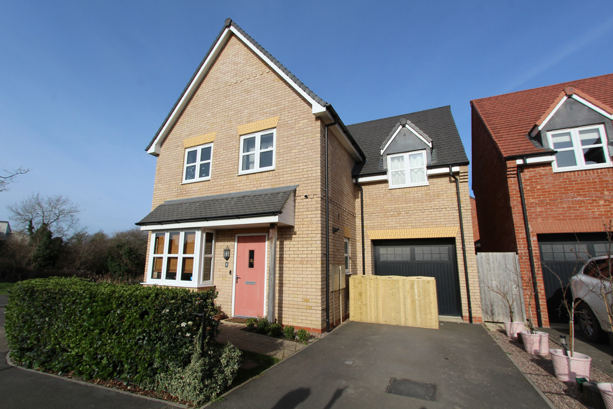 4 bedroom Detached house For Sale