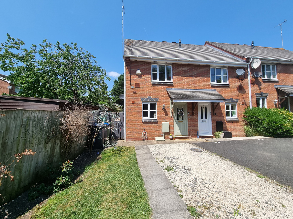 2 bedroom House (unspecified) For Sale