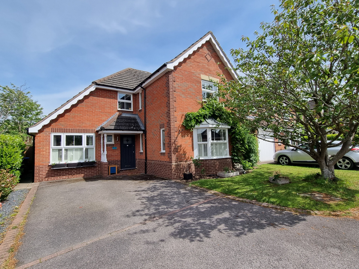 4 bedroom Detached house For Sale