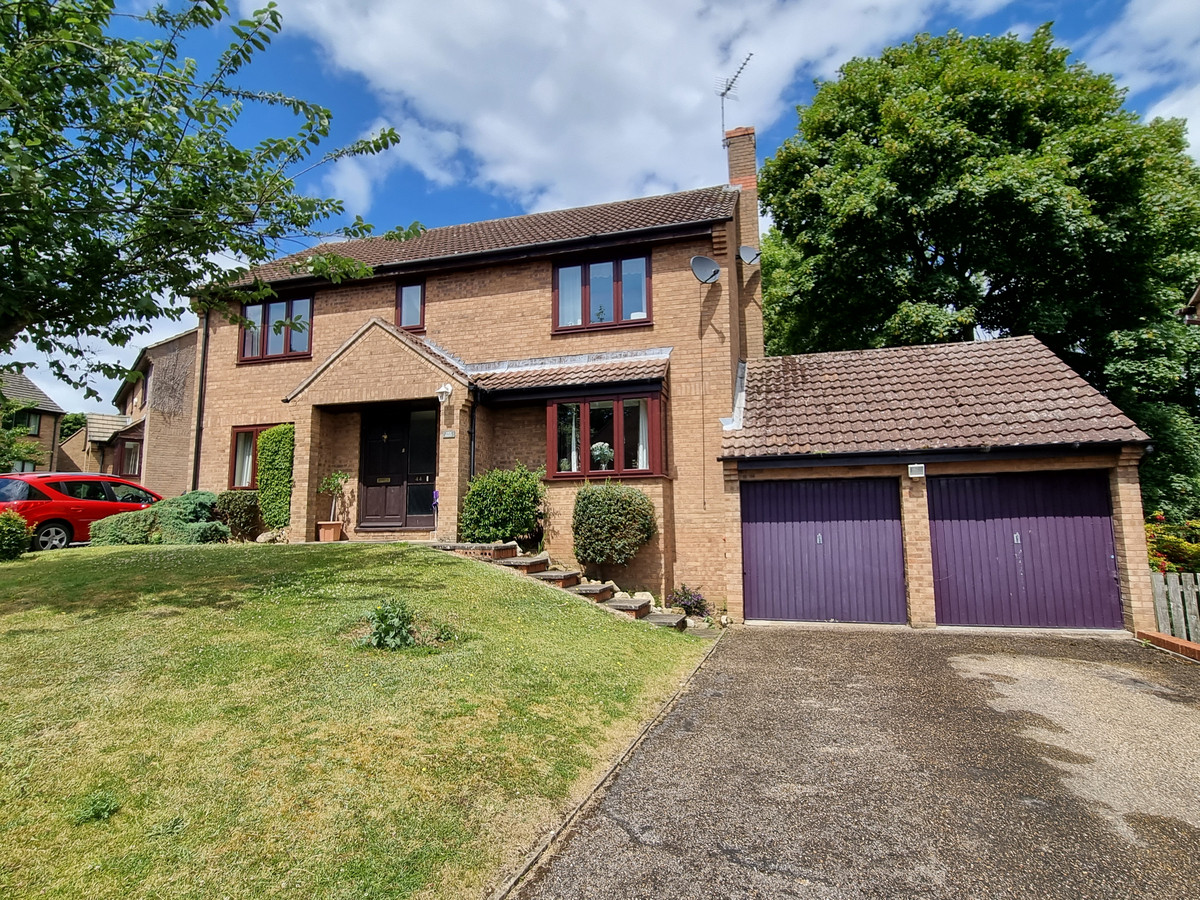 4 bedroom House (unspecified) For Sale