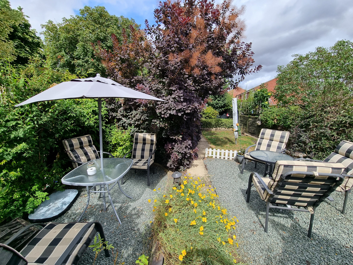2 bedroom House (unspecified) For Sale