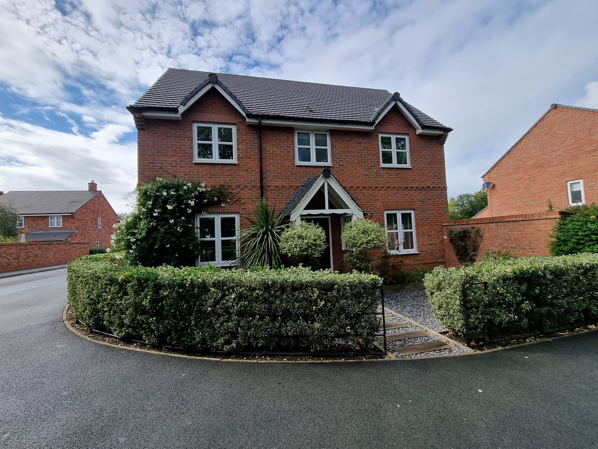 4 bedroom House (unspecified) For Sale