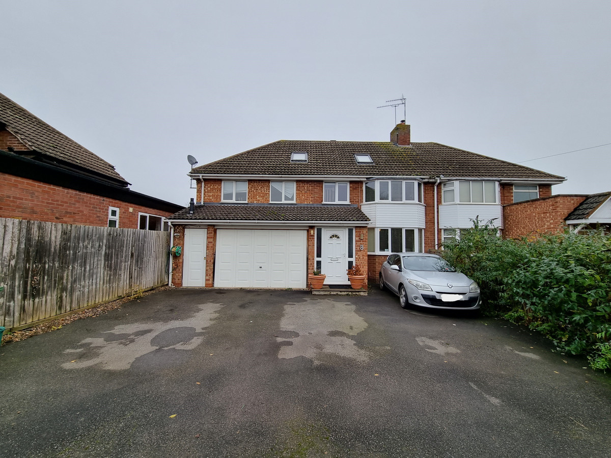 5 bedroom House (unspecified) For Sale