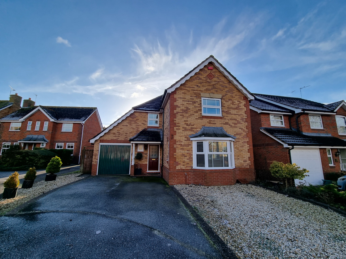 4 bedroom House (unspecified) For Sale