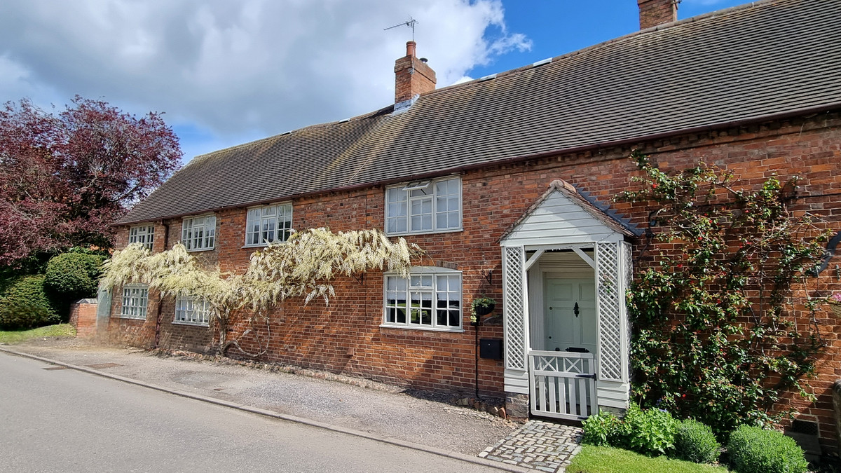 4 bedroom House (unspecified) For Sale