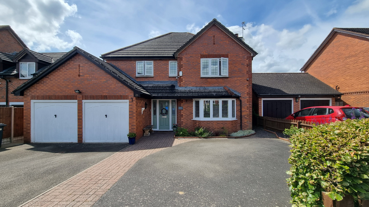 4 bedroom House (unspecified) For Sale