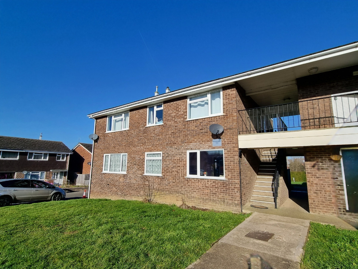 2 bedroom House (unspecified) For Sale
