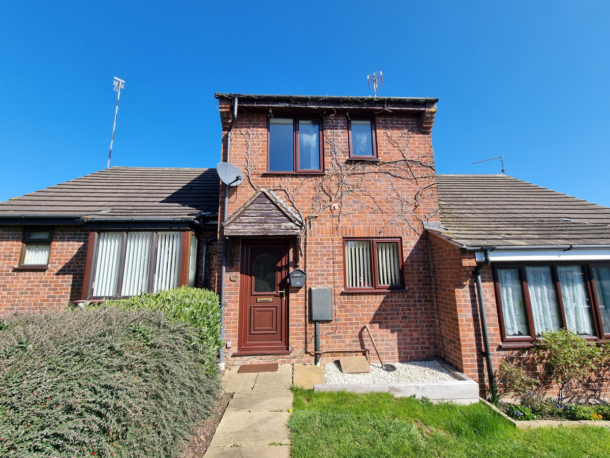 2 bedroom House (unspecified) For Sale