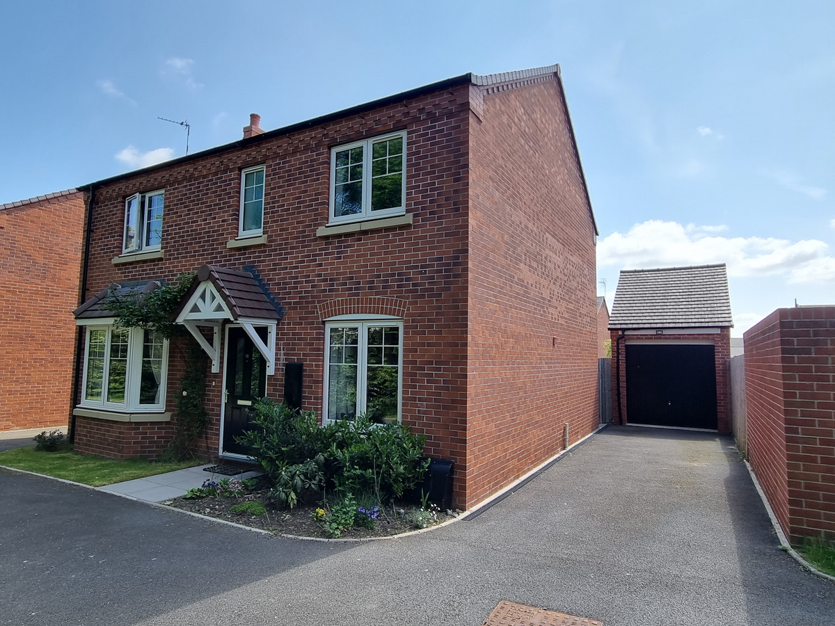 4 bedroom House (unspecified) For Sale