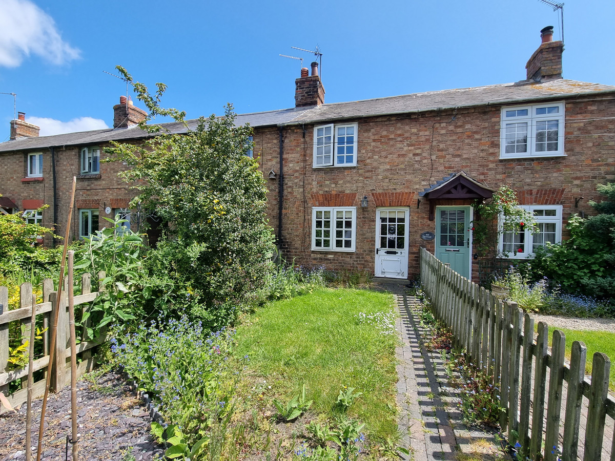 2 bedroom House (unspecified) For Sale