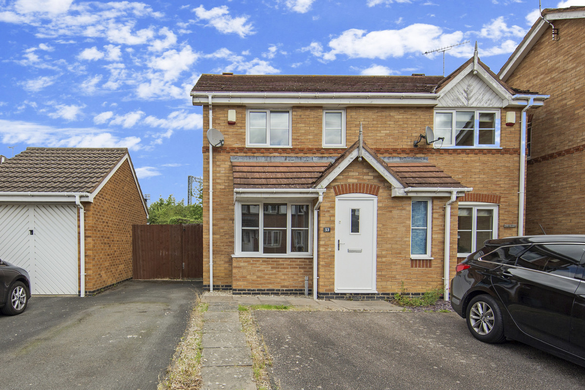2 bedroom Semi-detached house For Sale