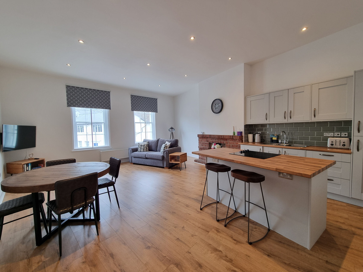 2 bedroom House (unspecified) For Sale