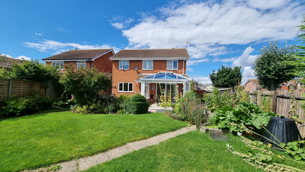 4 bedroom House (unspecified) For Sale