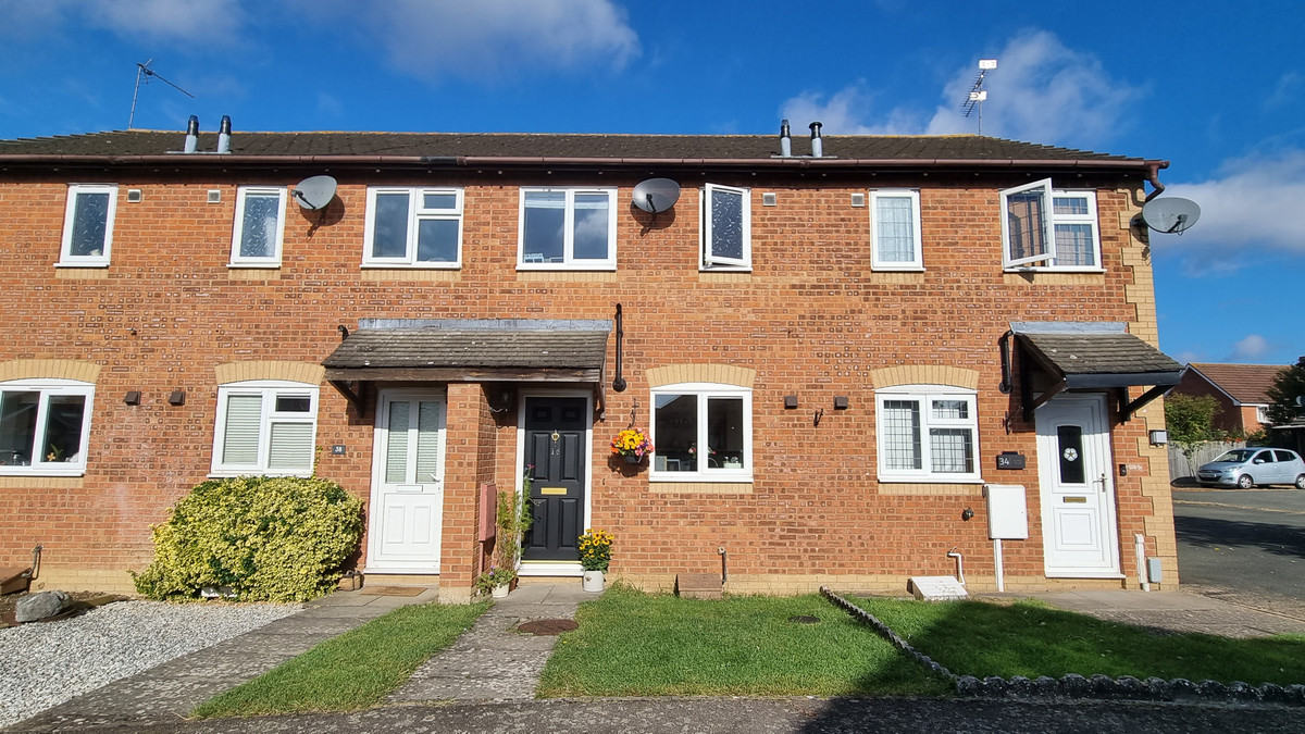 2 bedroom House (unspecified) For Sale