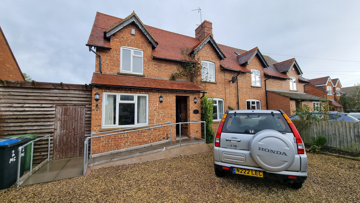 4 bedroom House (unspecified) For Sale