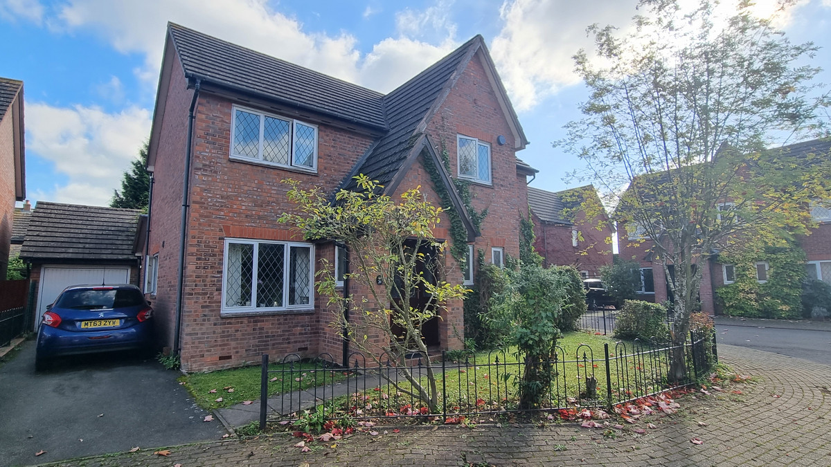 4 bedroom House (unspecified) For Sale