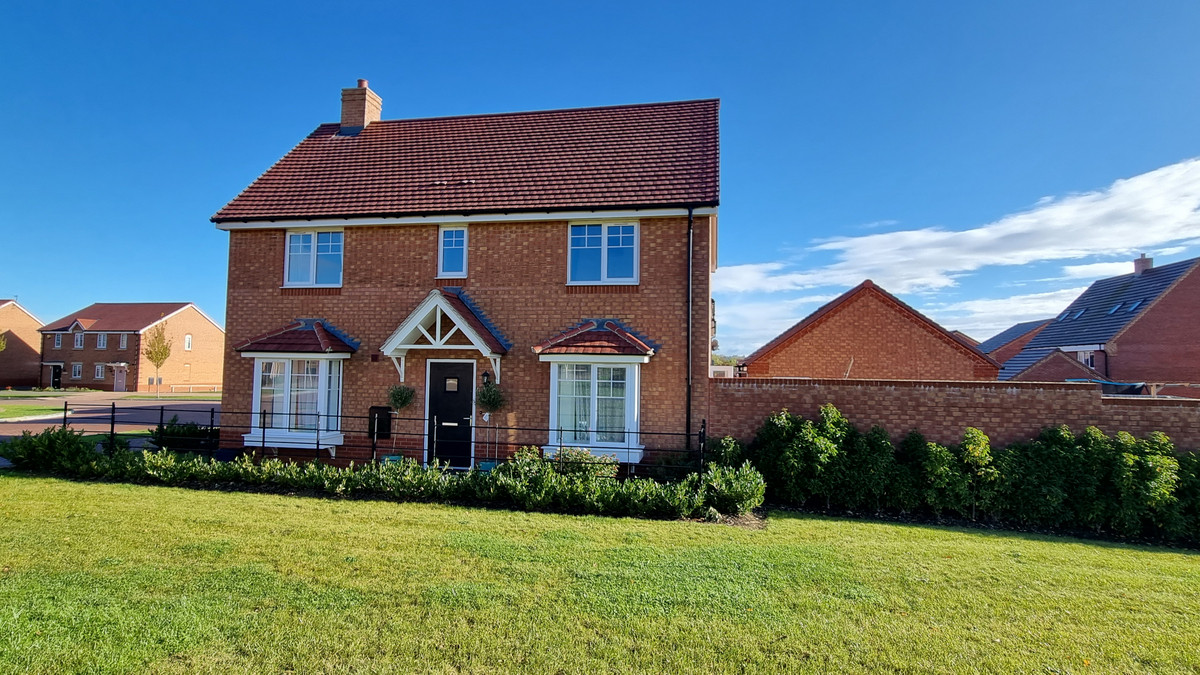 3 bedroom Detached house For Sale