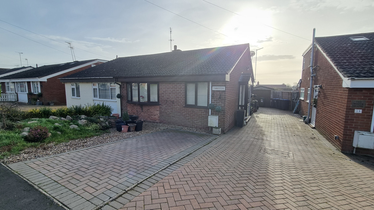 2 bedroom Bungalow For Sale