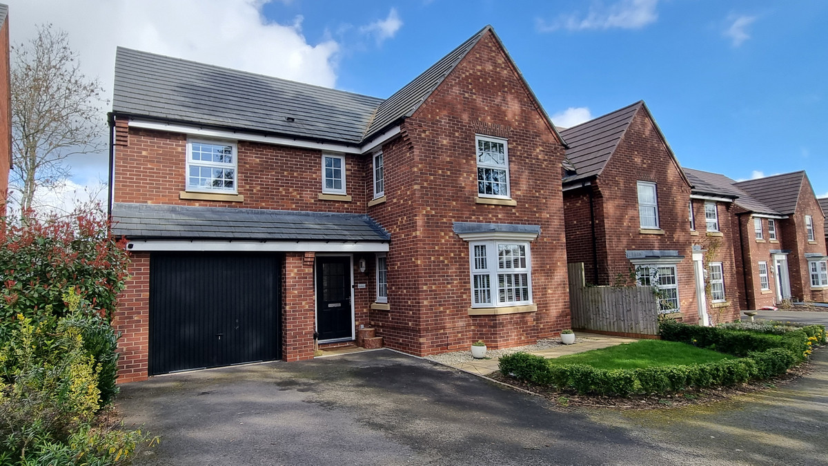 4 bedroom House (unspecified) For Sale
