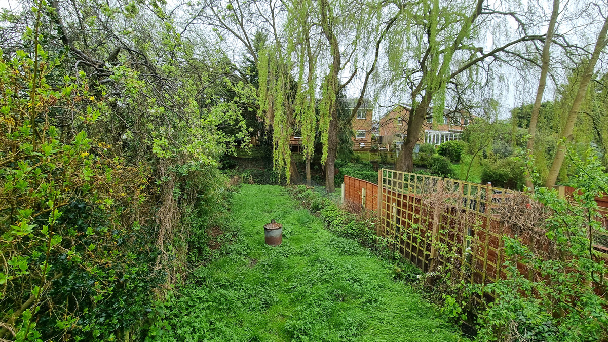 2 bedroom Detached house For Sale