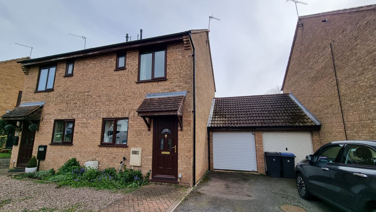 2 bedroom House (unspecified) For Sale