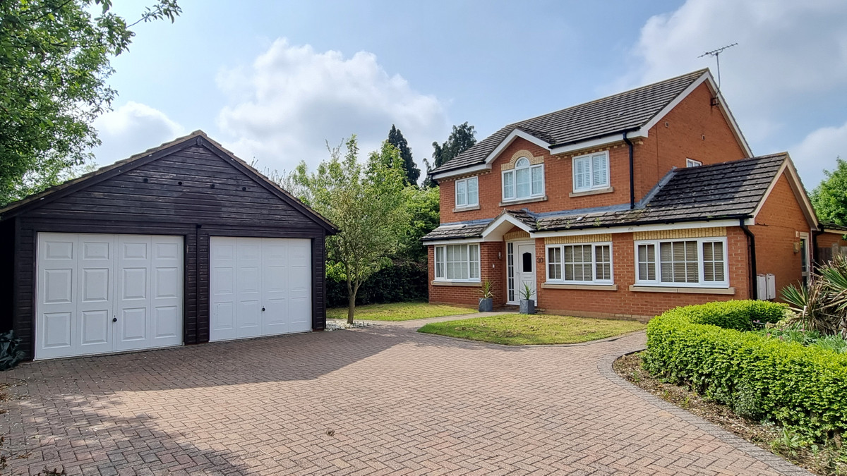 4 bedroom House (unspecified) For Sale